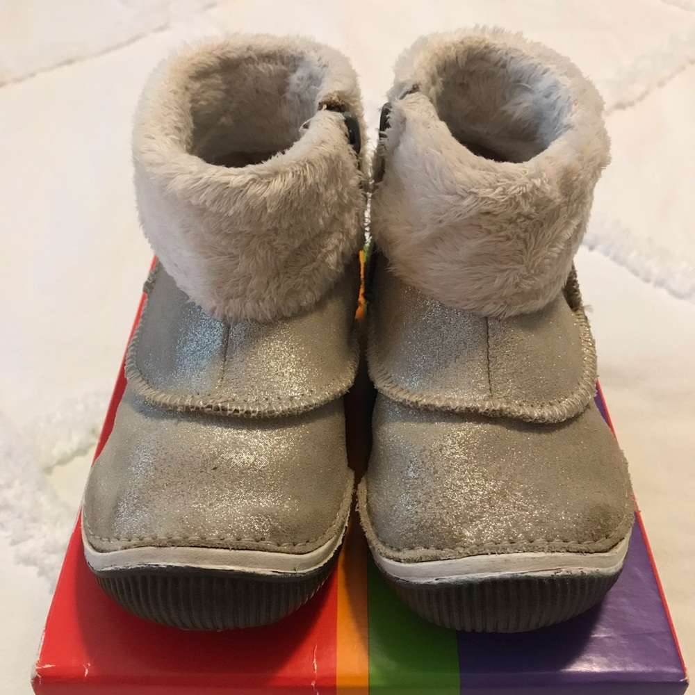 Girls Stride Rite Cheyenne booties Size 7 Walker